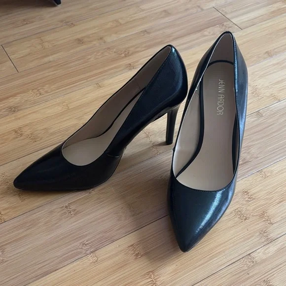 Jenn Ardor Elegant Black Pumps - Picture 1 of 4